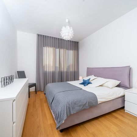 Cozy & Bright Apartment - W/ Balcony Údine Exterior foto