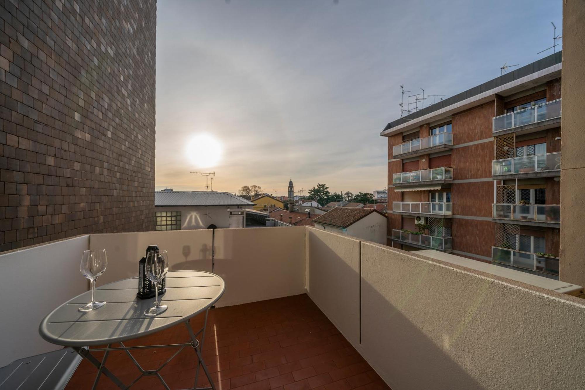 Cozy & Bright Apartment - W/ Balcony Údine Exterior foto