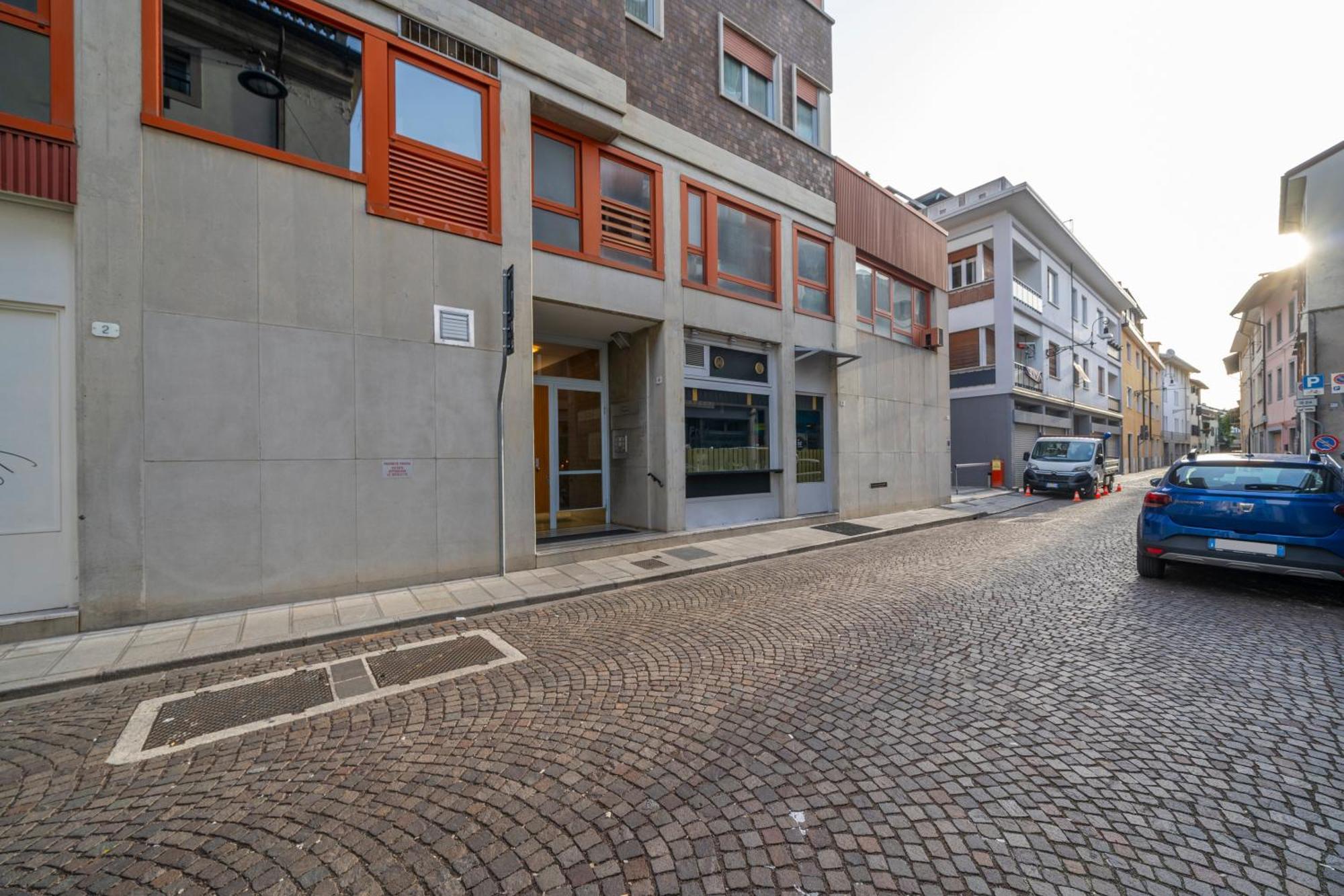 Cozy & Bright Apartment - W/ Balcony Údine Exterior foto